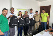 Programa Geração Olímpica e Paralímpica entrega 29 kits para bolsistas da Regional de Cornélio Procópio
