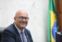 Banco Central trava crescimento do salário do trabalhador brasileiro, diz Romanelli